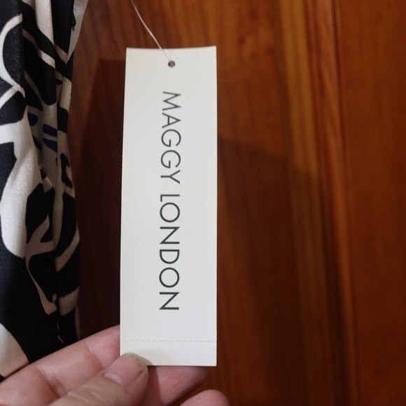 Maggie London Black White Seaside Floral Midi V-Neck Dress 12 Semi-Formal Spring - Picture 12 of 13